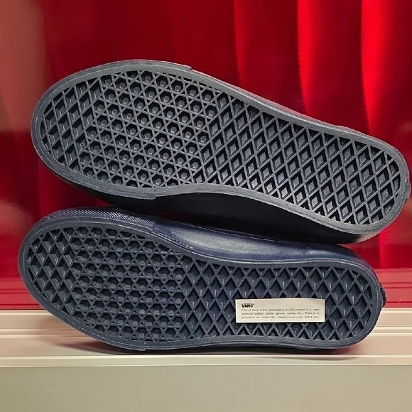 Vans Skate Old Skool – Mono Dark Blue – Men’s 7.0 / Women’s 8.5